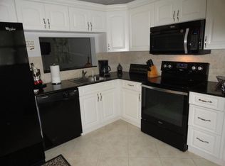 3661 Via Poinciana APT 103, Lake Worth, FL 33467