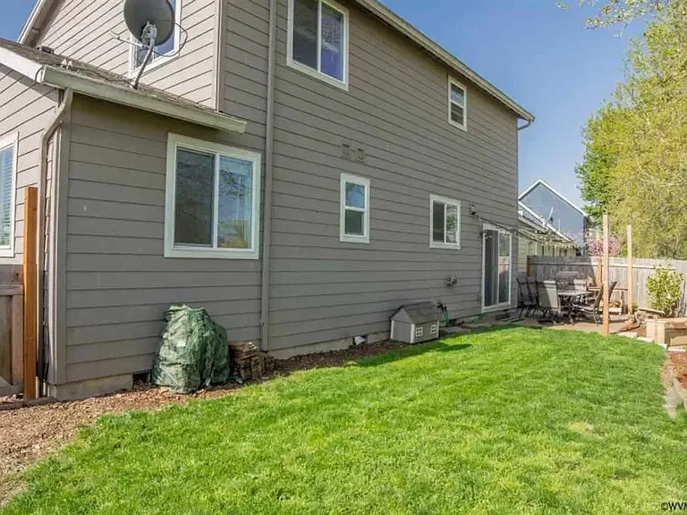 4823 SW Roseberry St — Photo 18