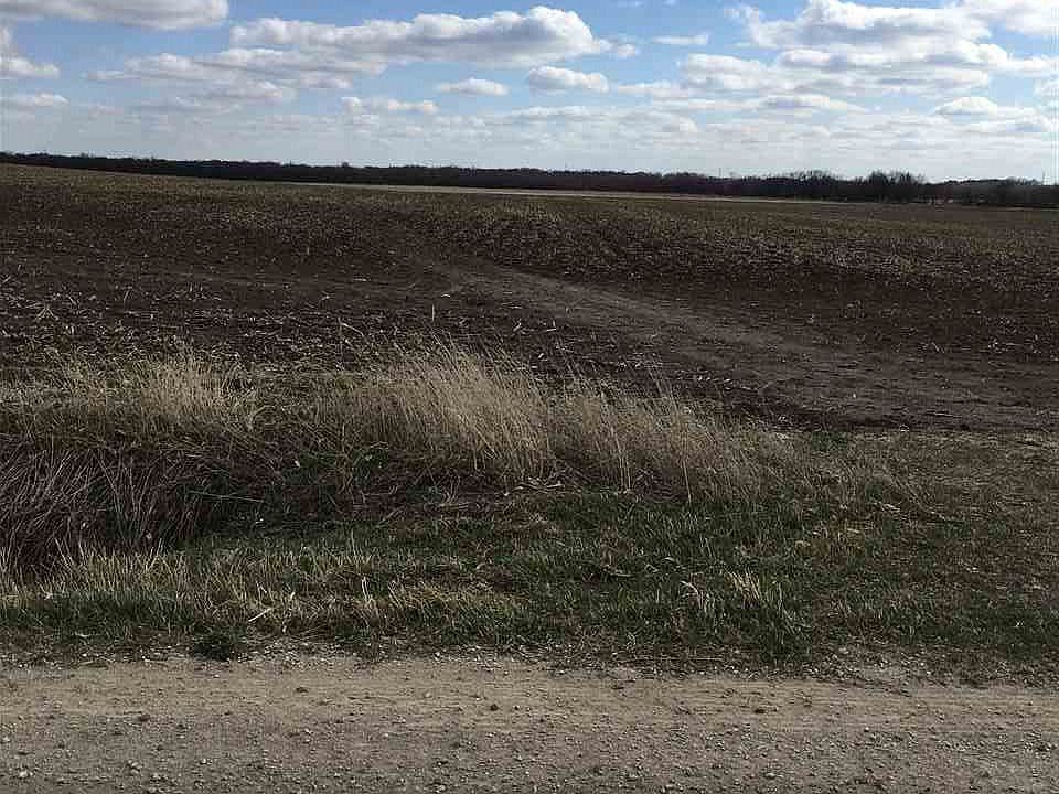 1st image of 320 Street