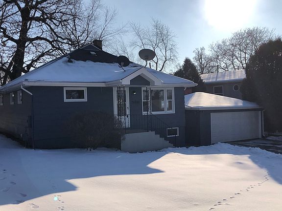 2nd image of 24885 W Oak Ave