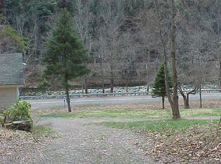 Towpath Rd, Rowland, PA 18457