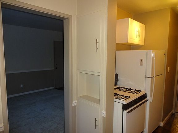 3rd image of 1625 H St