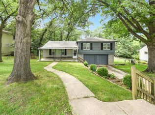 9712 Parkwood Ave, Kansas City, MO 64137