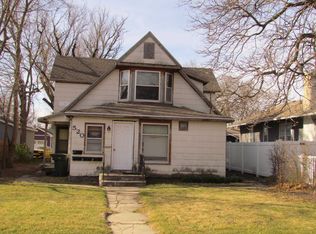 520 W 27th St, Kearney, NE 68845