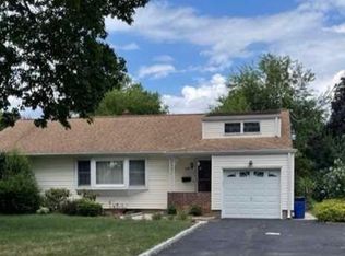 333 Lacey Dr, New Milford, NJ 07646