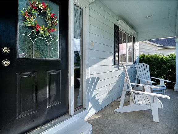 2nd image of 403 3rd St NW