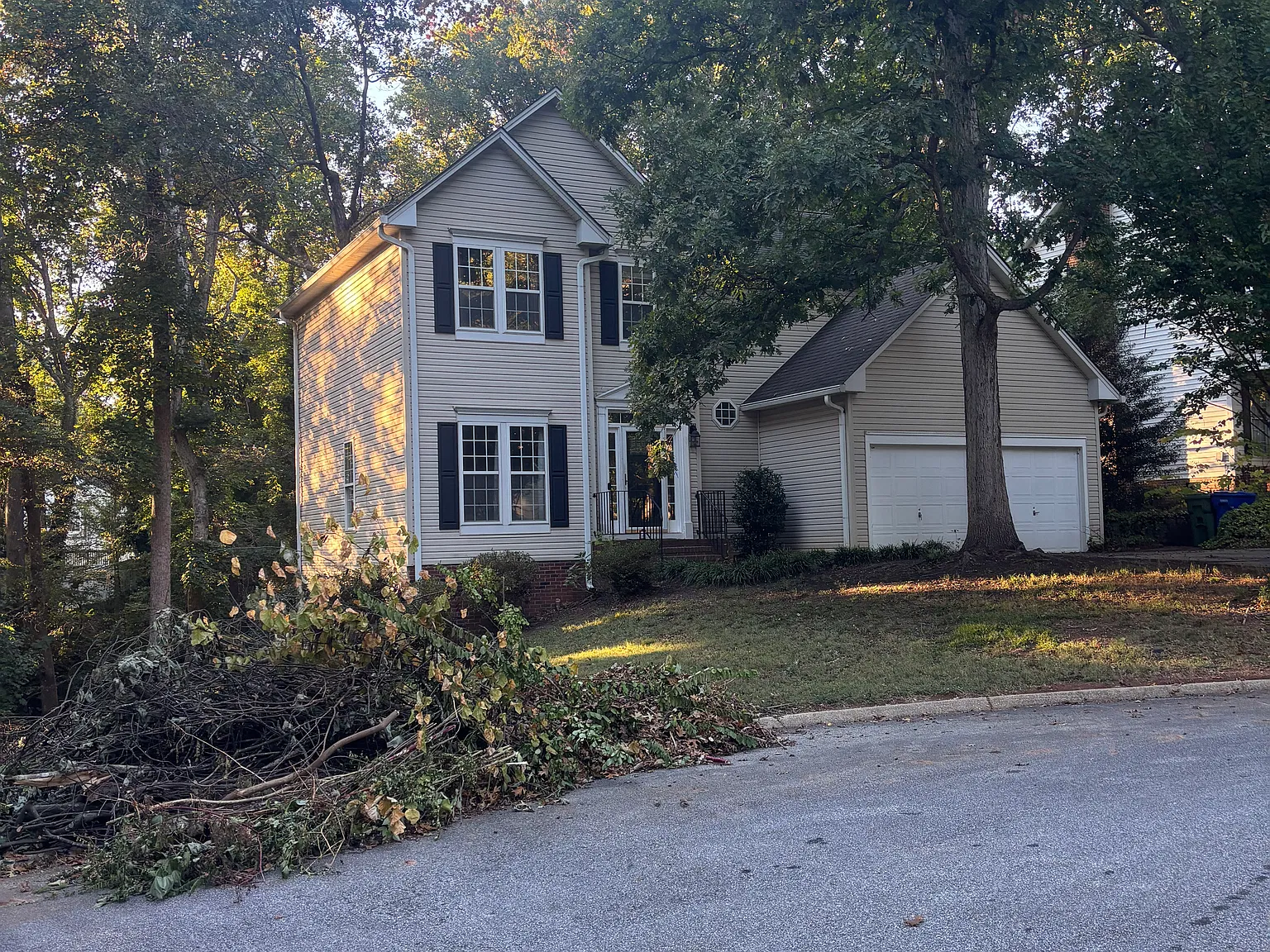 4 bed, 2.5 bath, 2150 sqft, $2,500 — Photo 2
