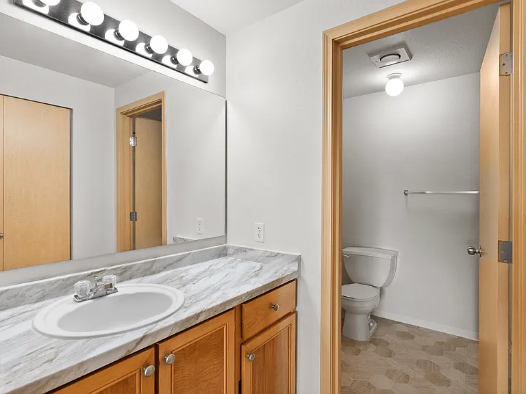 2 Bed 2 Bath Deluxe - 1008 Sq Ft 2 Bed 2 Bath Deluxe - 1008 Sq Ft