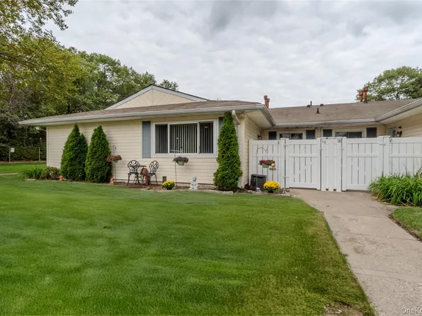 39 Storm Drive, Holtsville, NY 11742