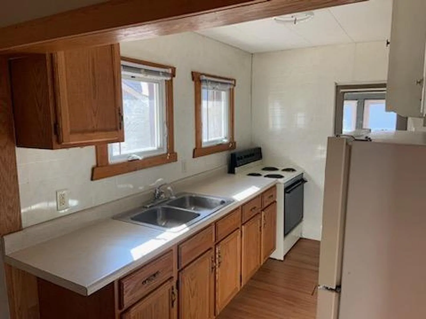 2 Bedroom House — Photo 2