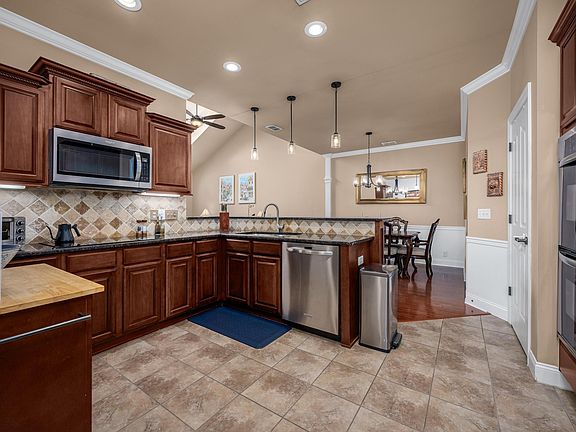 3rd image of 315 Whiteamore Run