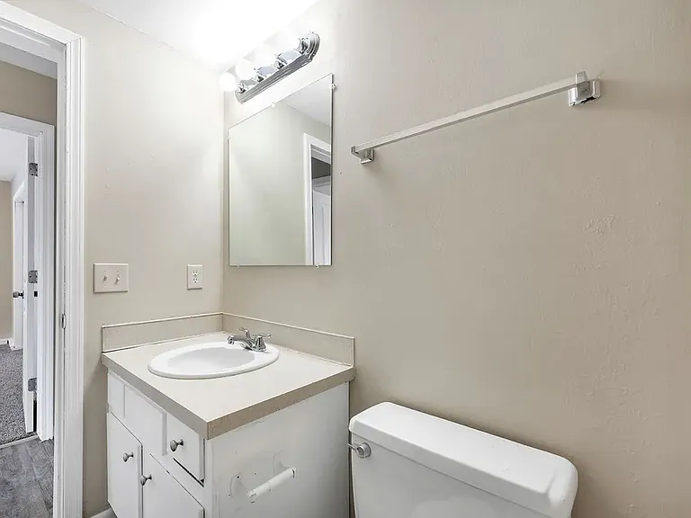 905 Coolidge Rd — Photo 17