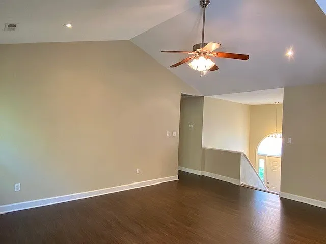 230 Summit Dr — Photo 4