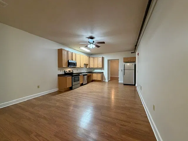 141-147 W Market St — Photo 2