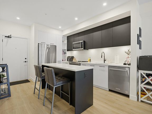 5th image of 2635 King George Blvd #227