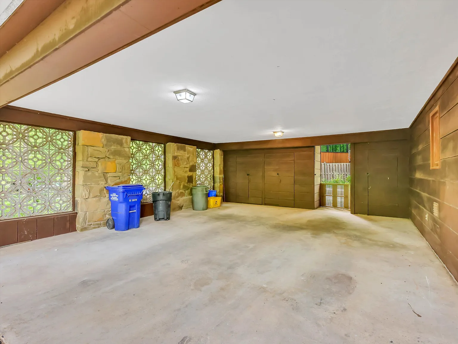 4 bed, 3.5 bath, 4725 sqft, $6,500 — Photo 4