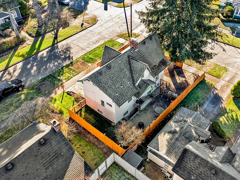 1804 Marion St — Photo 21
