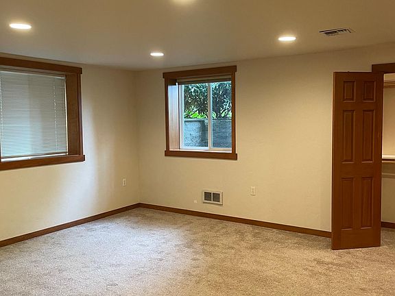 5th image of 1204 4th Ave E #Basement