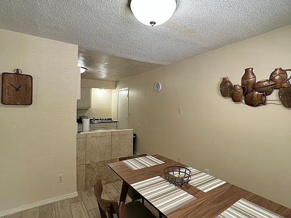 4th image of 4867 Cuartel Ln #B
