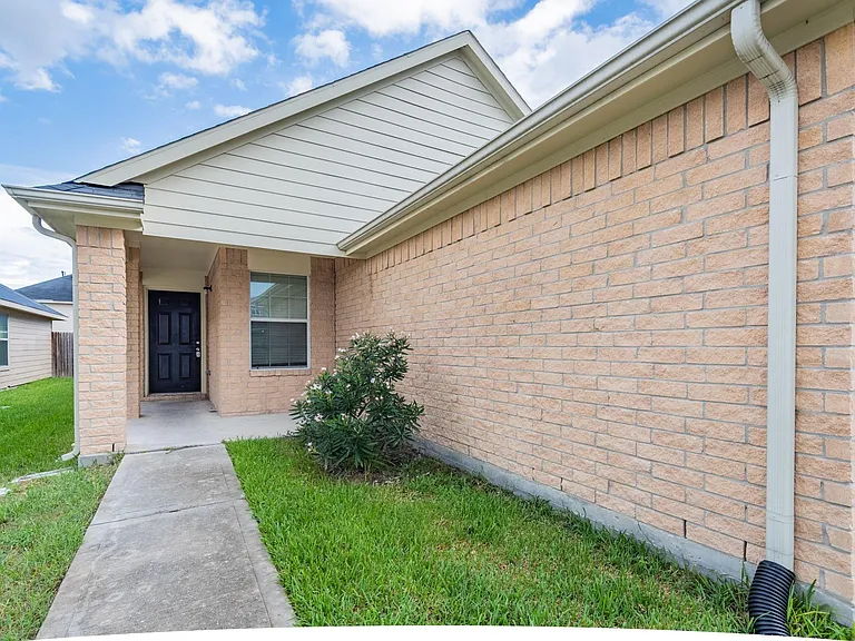 14942 Hidalgo Valley Ln — Photo 2