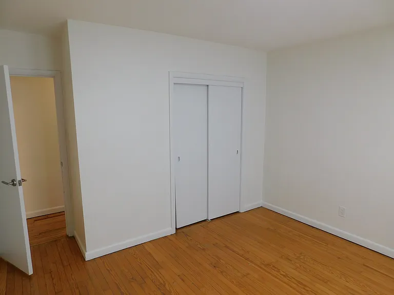 21 W 14th St #2 — Photo 15