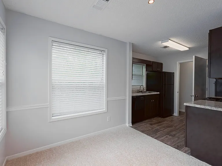 Cambridge Park Apartments — Photo 54