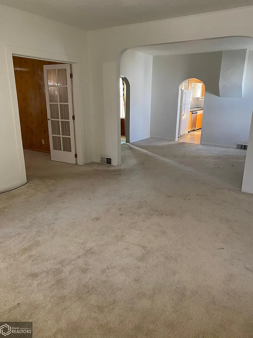 2015 Miller St photo 1