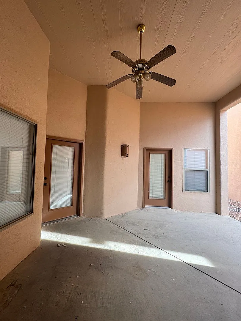3 Bedroom, 3 Bath, 2 Car Garage Home — Photo 4