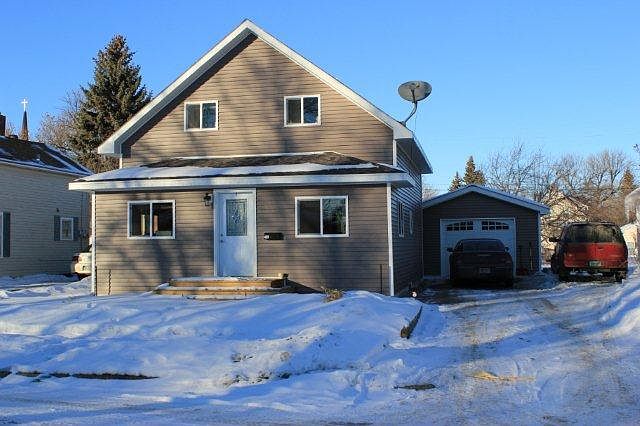 1st image of 409 3rd St SE