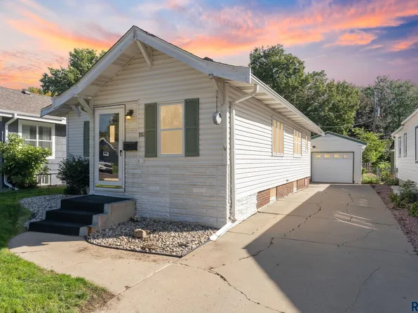 1812 S Center Ave, Sioux Falls, SD 57105