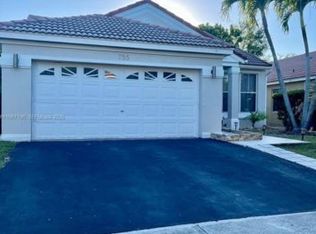755 Sand Creek Cir, Weston, FL 33327
