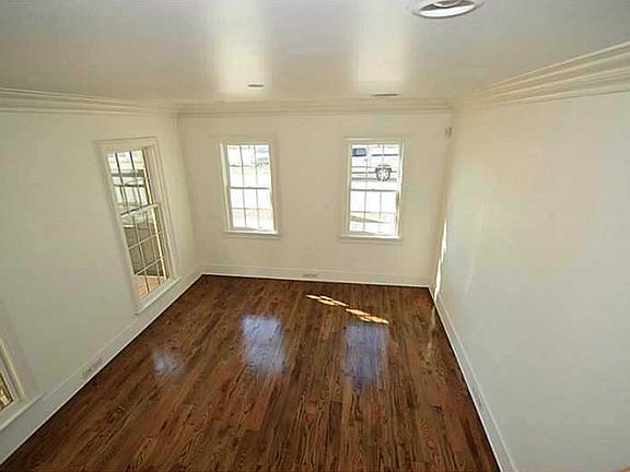 4th image of 2105 Jabez Dr #D