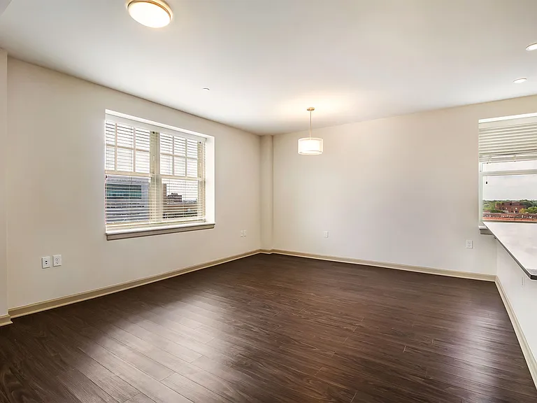 Strathmore Apartments — Photo 8