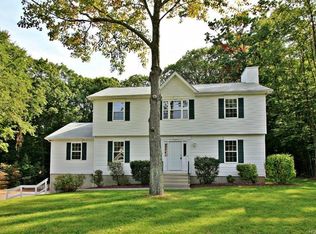 102 High View Dr, Carmel, NY 10512