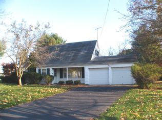 11 Hughes Rd, Somerset, NJ 08873