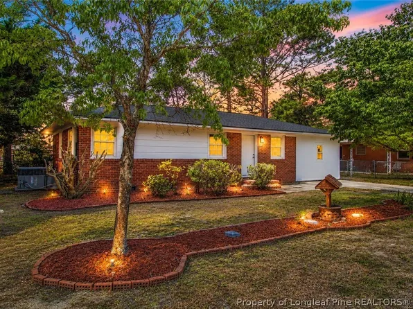 1826 Wayne Ln, Fayetteville, NC 28304