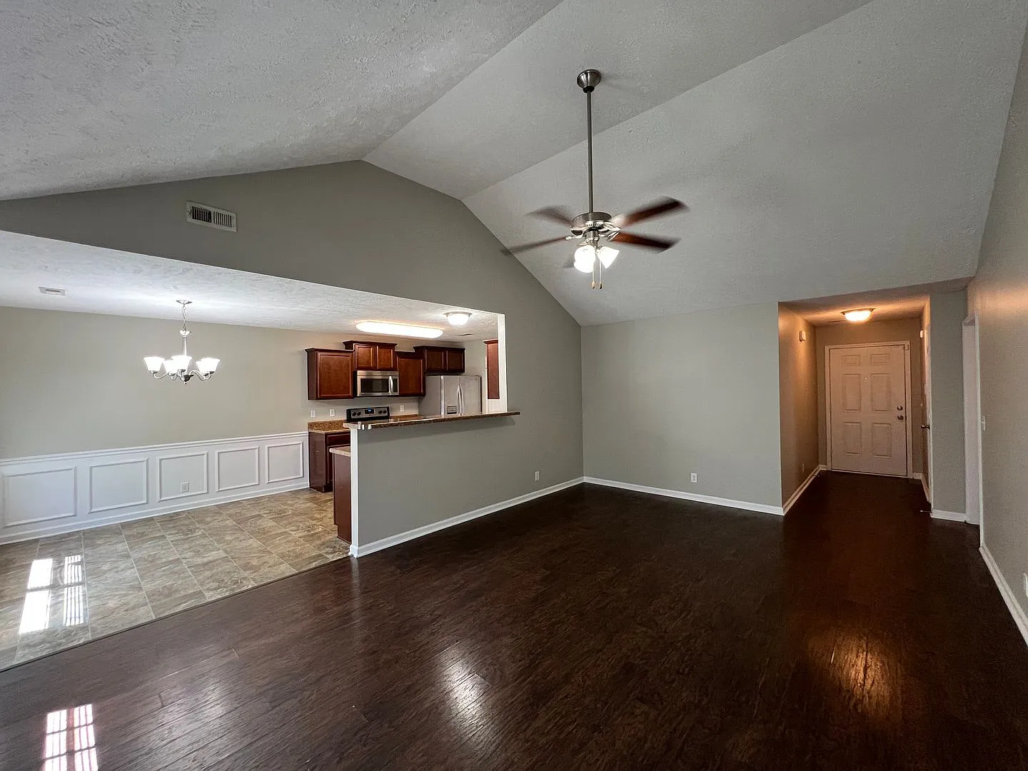 Cute 3 BR, 2 Bath near Christiana - Available Now! — Photo 3