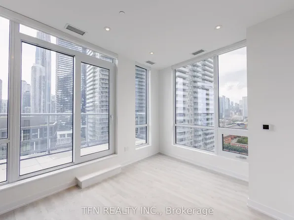 15 Richardson St #2116, Toronto, ON M5A 4J9