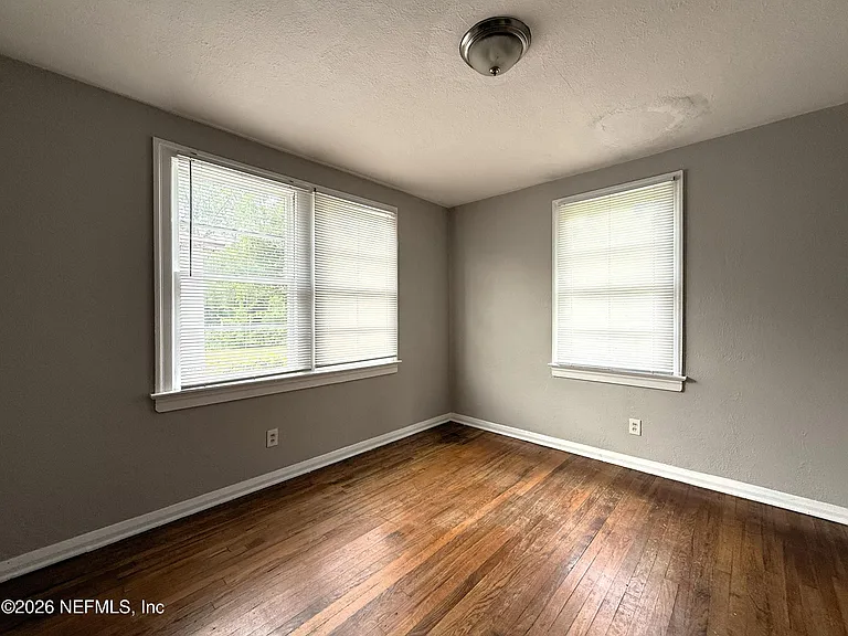 843 Mackinaw St — Photo 9