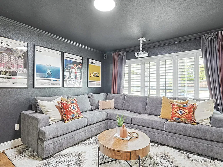 6872 Greenleaf Dr — Photo 21