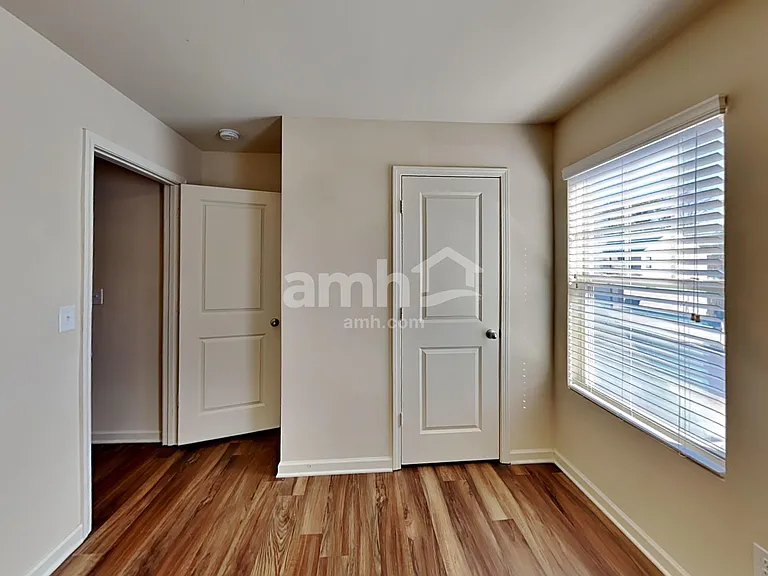 278 Scotland Dr — Photo 12