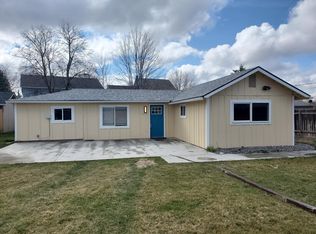 323 NW B St, College Place, WA 99324