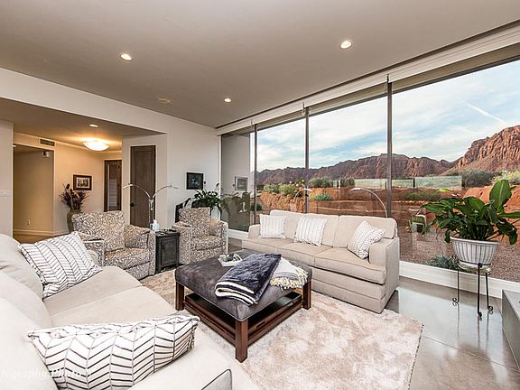5th image of 587 W Paiute Dr
