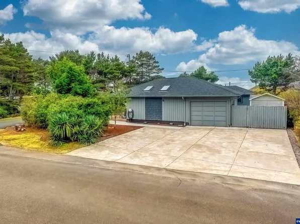 315 El Rotundo Ave, Lincoln City, OR 97367