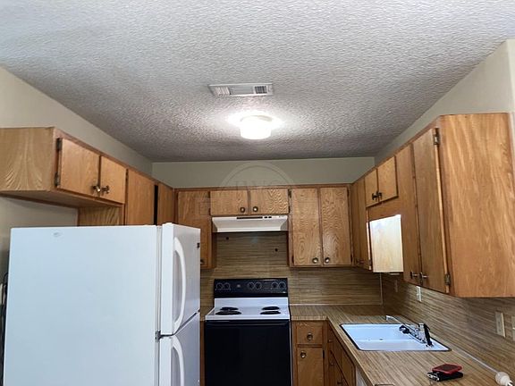 2nd image of 2207 Cascade Dr #168073419