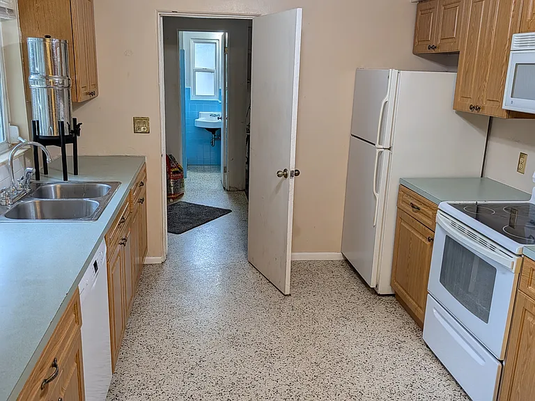 2303 Tulip St — Photo 14
