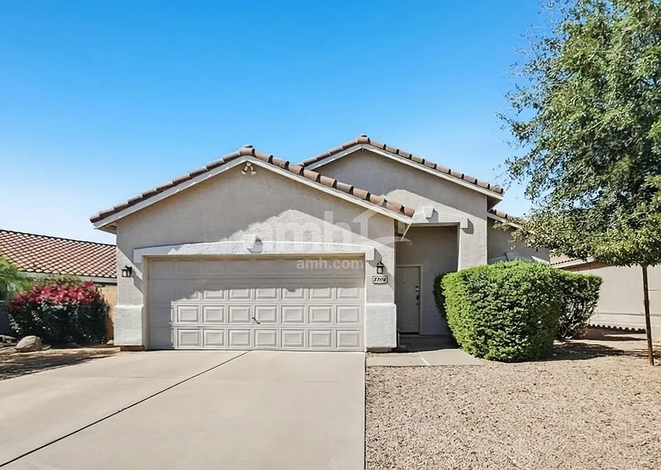 5706 E Forge Cir