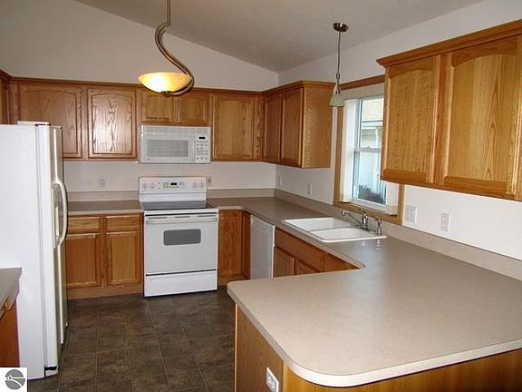 3rd image of 2026 Landview Dr #17