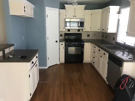 5th image of 417 E Twelve Oaks Ter