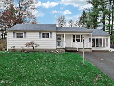 8 Starlight Road, Latham, NY, 12110